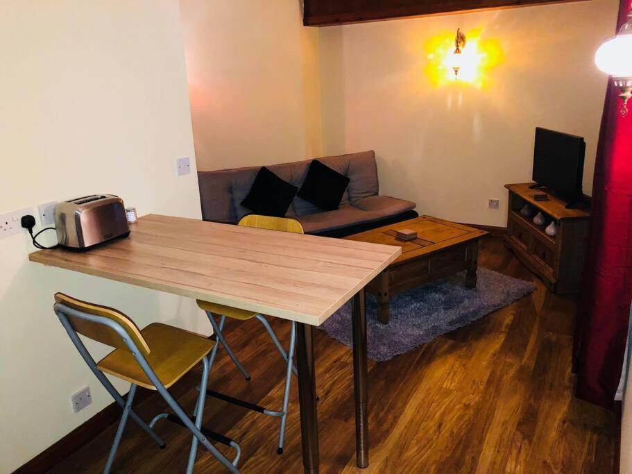 Vibrant Apartment At The Shore In Leith Εδιμβούργο Εξωτερικό φωτογραφία